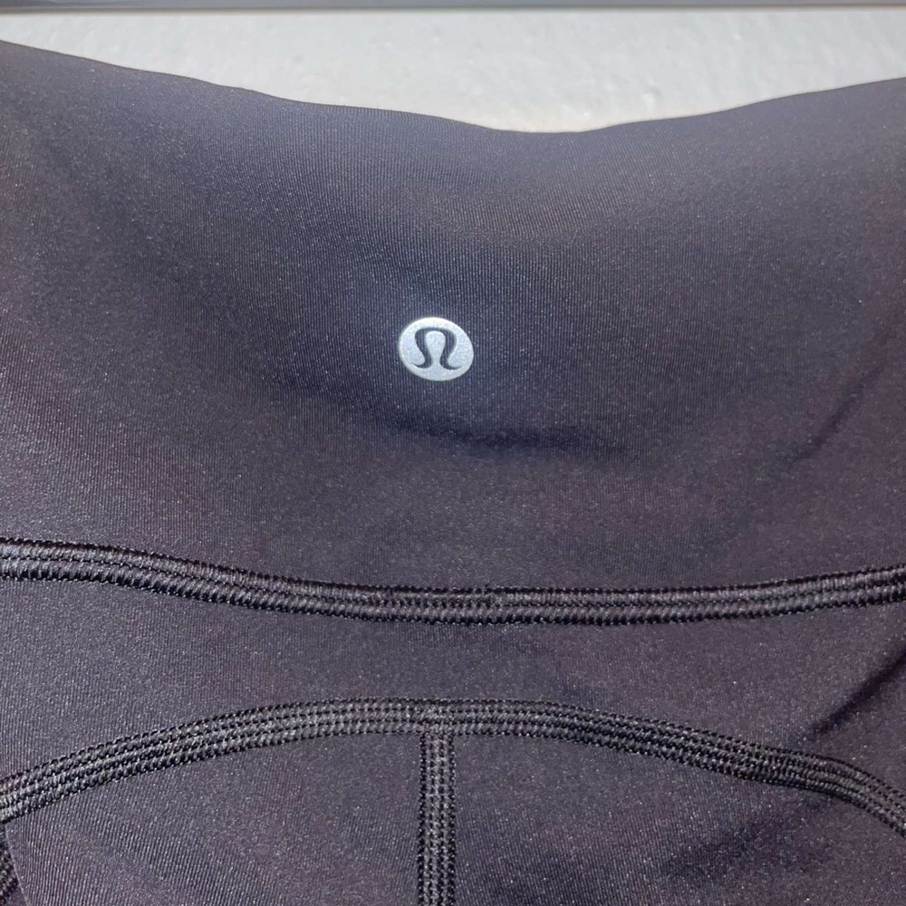 Lululemon Size 8 Align Leggings with Pockets